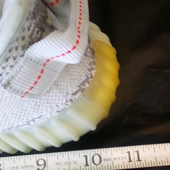 Yeezy Boost 350 V2 - White and Gray Great Condition But Insoles Replaced - Picture 8 of 8